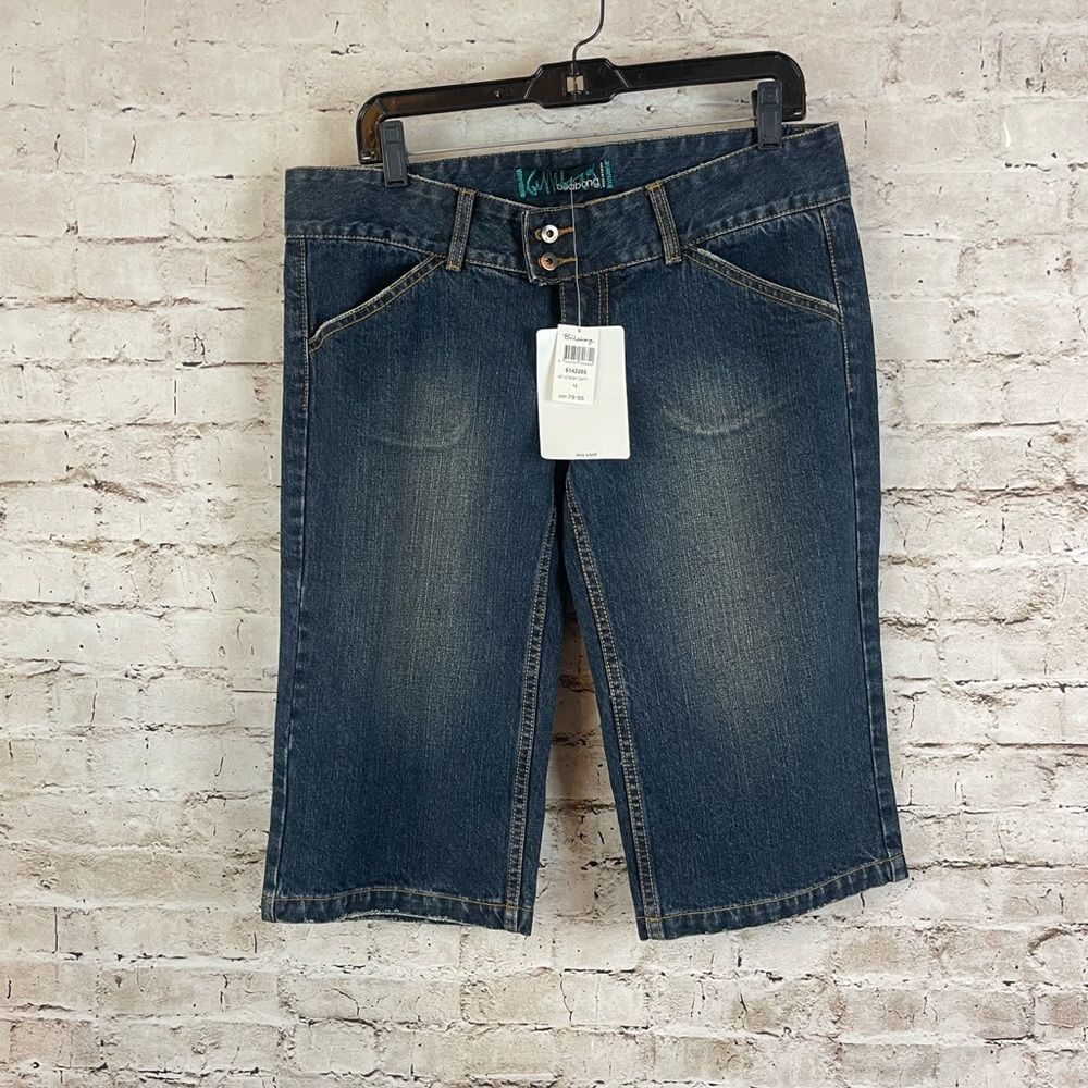 NWT Women's Billabong Size 12 Hey Jo Denim Bermuda Shorts Spell Out Jean Dirty